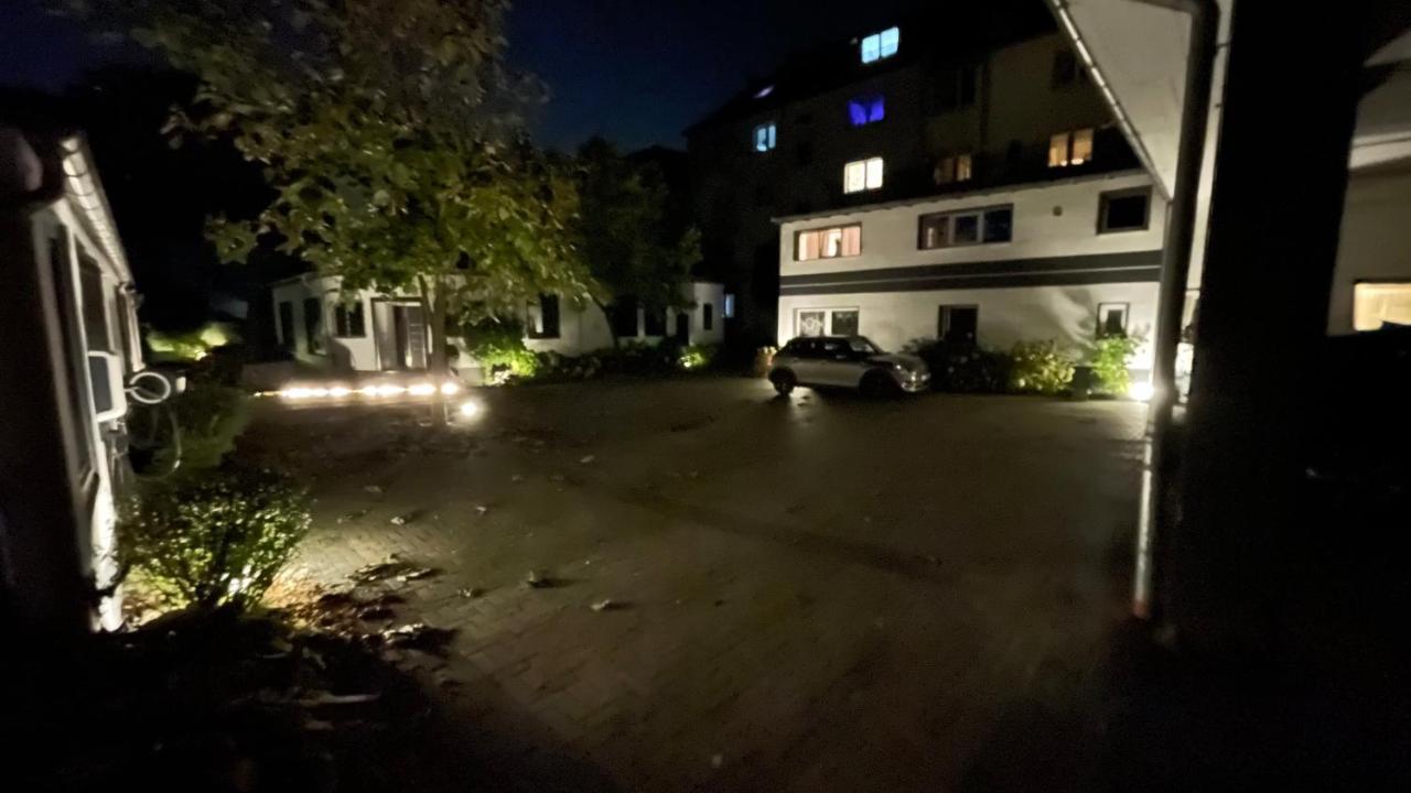 Oase Im Gruenen Hinterhof, Eg, Ruhe, Terrasse, Carport, Free Paytv, Kaffee&Tee, Fahrraeder Daire Duisburg Dış mekan fotoğraf