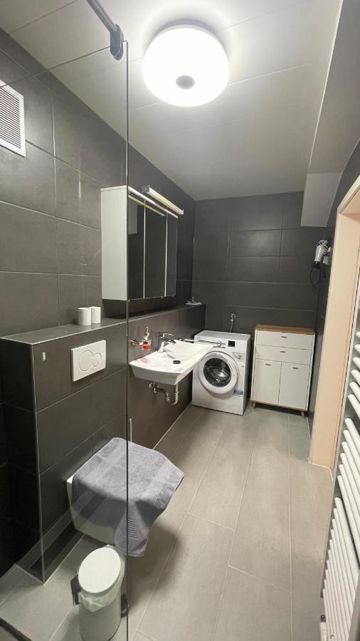 Oase Im Gruenen Hinterhof, Eg, Ruhe, Terrasse, Carport, Free Paytv, Kaffee&Tee, Fahrraeder Daire Duisburg Dış mekan fotoğraf